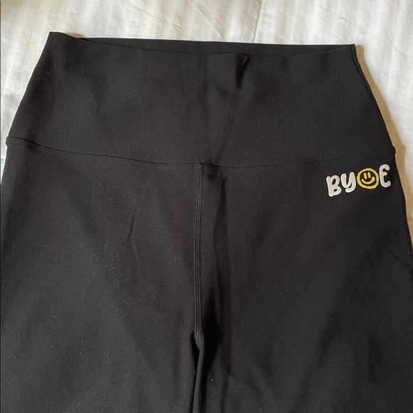 Peloton Black High-Waist Leggings Women’s Large Logo Print 7/8 Length - Picture 3 of 5